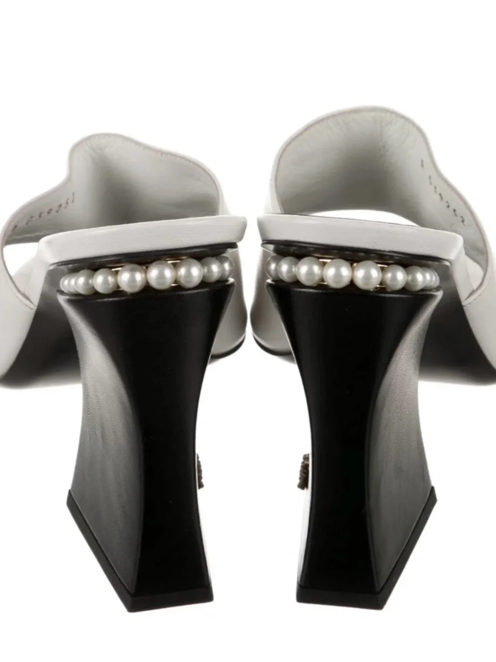 CHANEL White Patent Leather Open-Toe Slide Mules